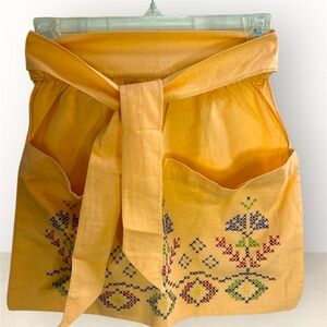 Vintage Handmade Floral Cross Stitch Peach Apron 16’ X 14.’